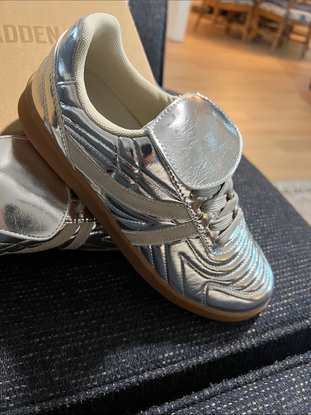 NWT size 7 Steve Madden Silver Metallic Lace-Up Sneaker